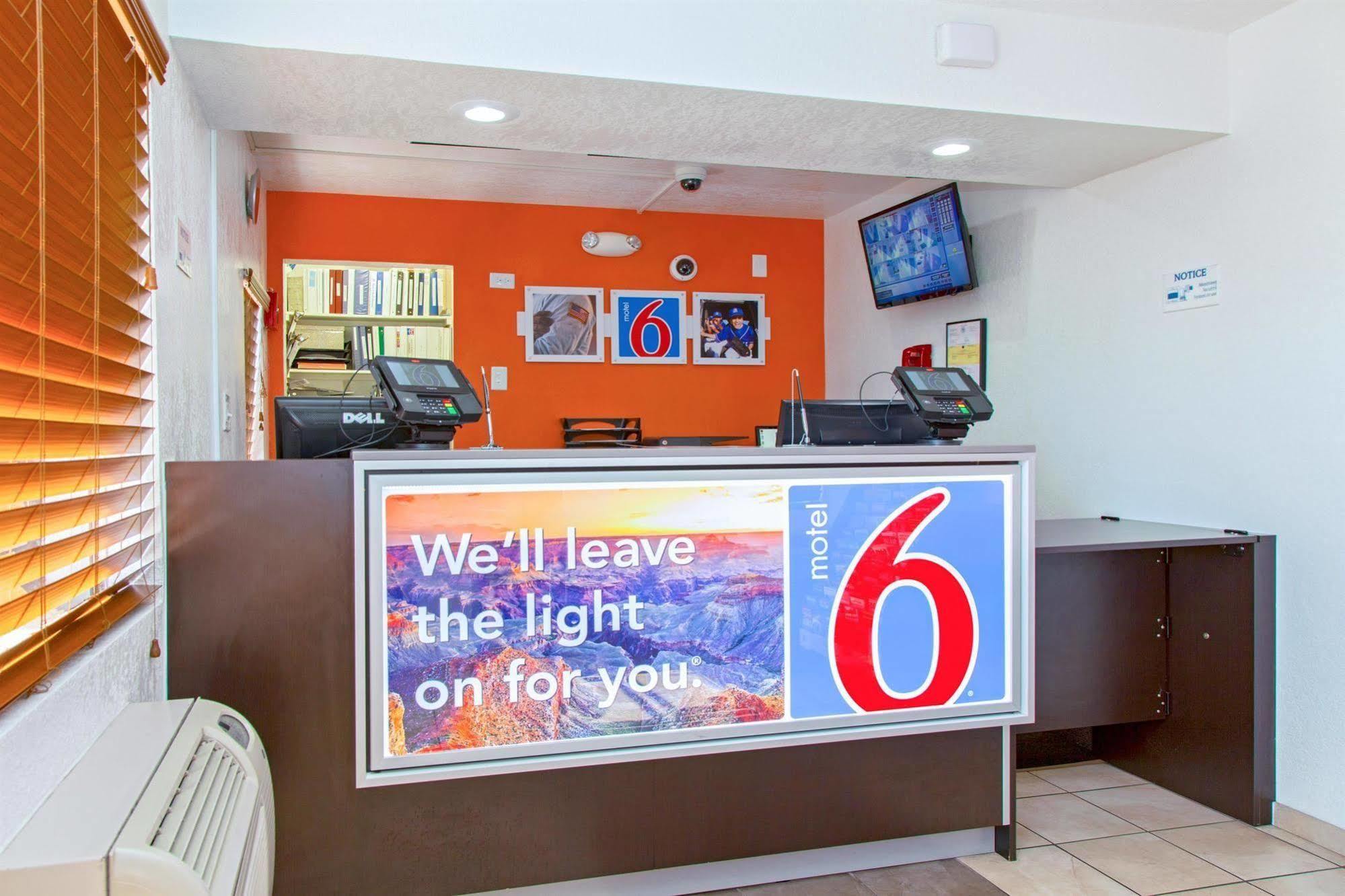 Motel 6-Phoenix, Az - Airport - 24Th Street Kültér fotó